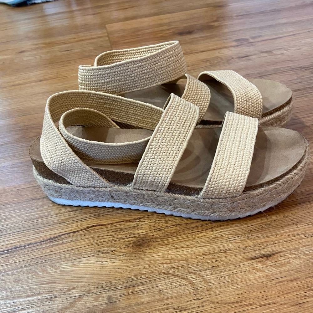 American eagle outfitters platform sandals